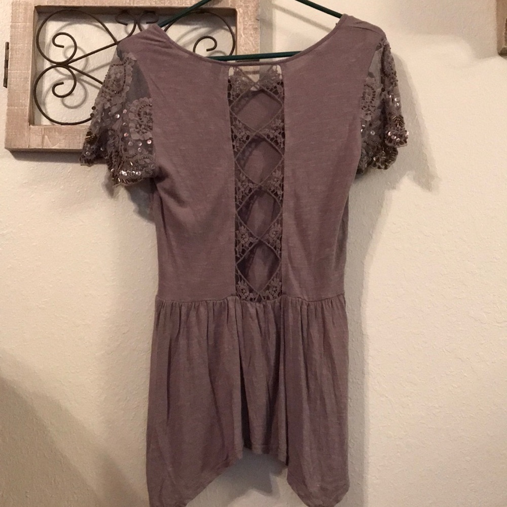 Buckle boutique top